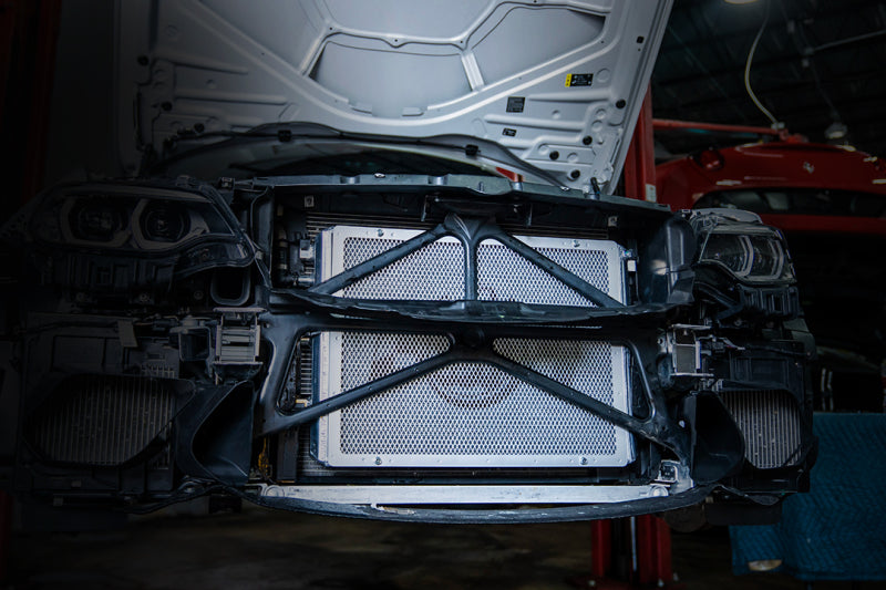 CSF Front Mount Heat Exchanger w/Rock Guard - Black - BMW F8X M3/ M4 2014-Up