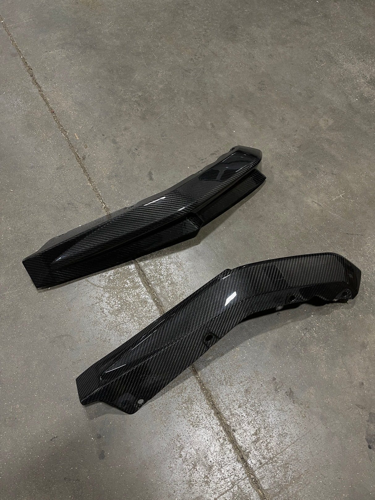 OEM Style Dry Carbon Fiber Rear Splitters (BMW G82 M4)