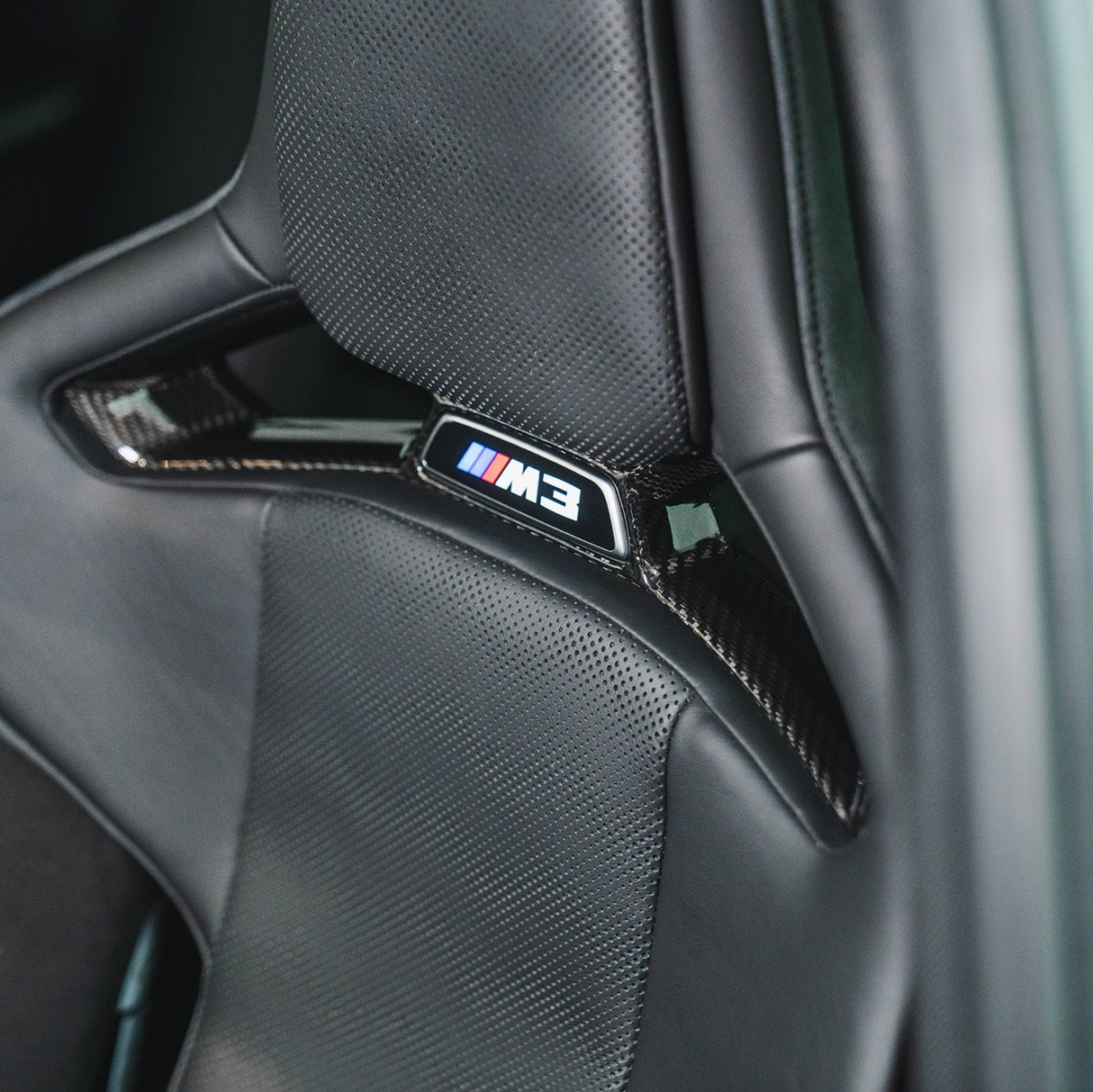G8X Dry Carbon Fiber Center Bucket Seat Trim Insert - BMW G80 M3 G82 G83 M4 G87 M2